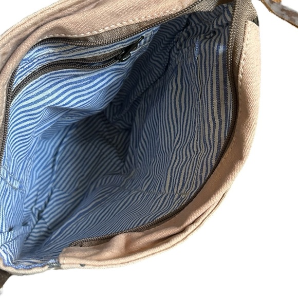 Clea Ray Recycled Canvas Dog Paw Bone Print Crossbody Bag Faux Fur Panel NWT - Picture 5 of 7